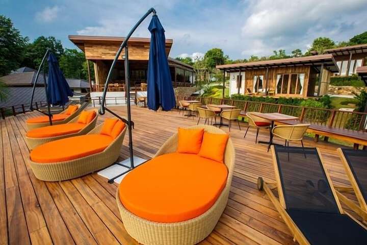 Sundeck 54 of 67