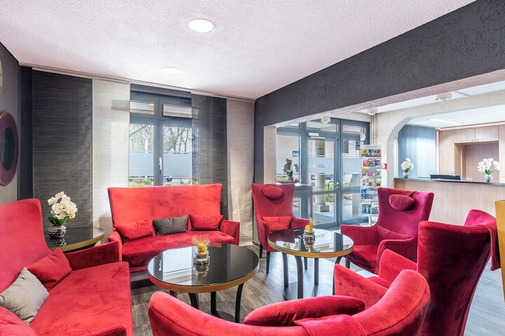 Guest Lobby
