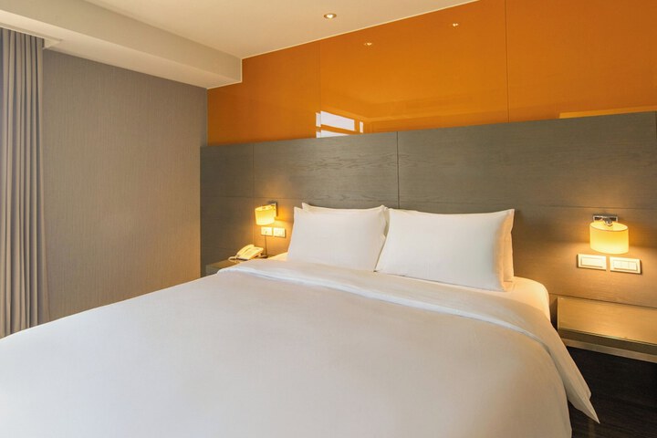 Room 41 of 120