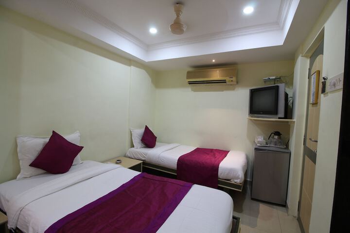 Room 10 of 24