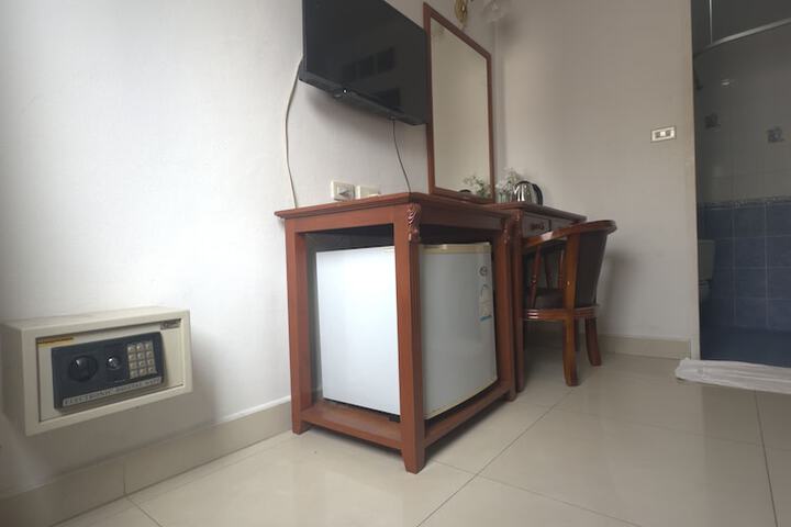 Room 9 of 31