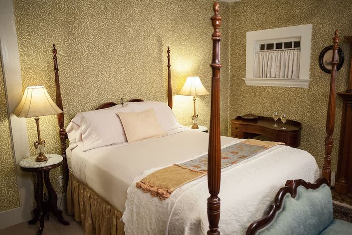 Room 28 of 70