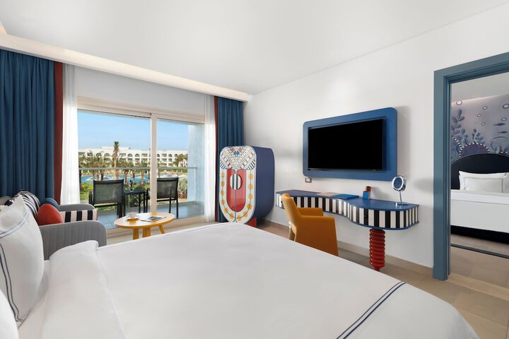 Room 3 of 180