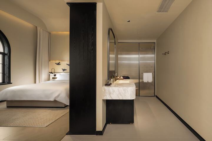 Room 96 of 134