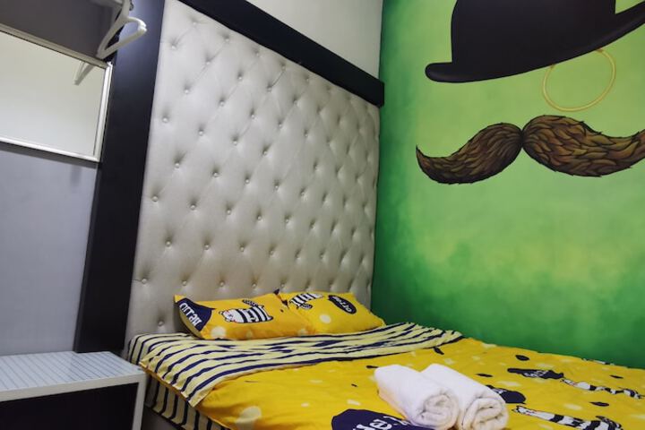 Room 10 of 25