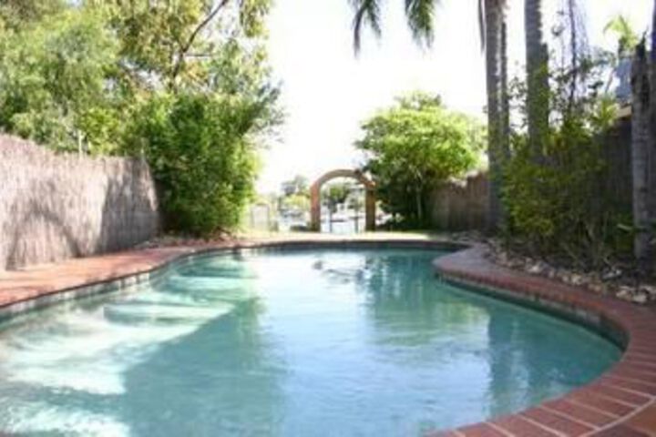 Pool 24 of 28