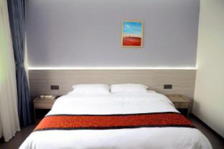 Room 5 of 7