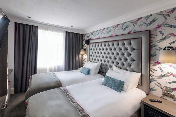 Room 18 of 37