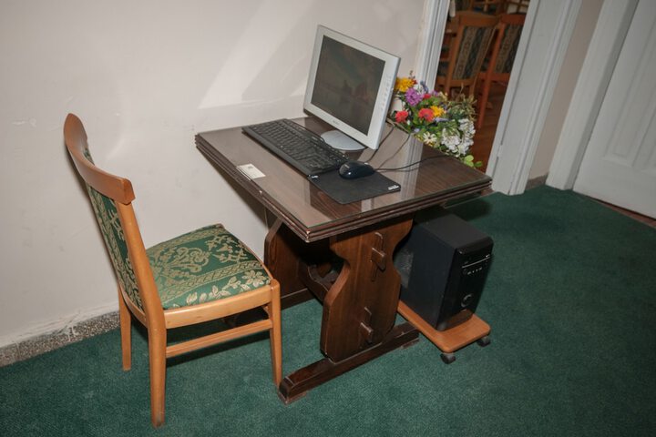 Business Center 124 of 152