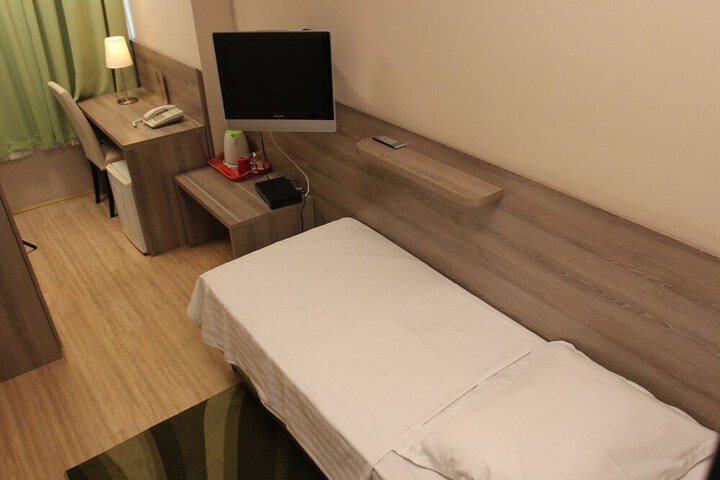 Room 7 of 40