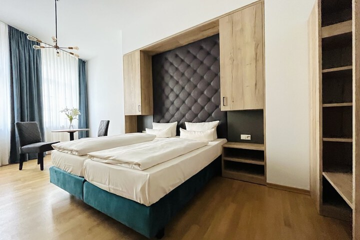 Room 3 of 23