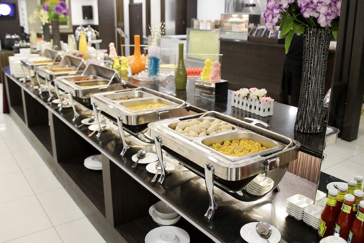Dining 65 of 90