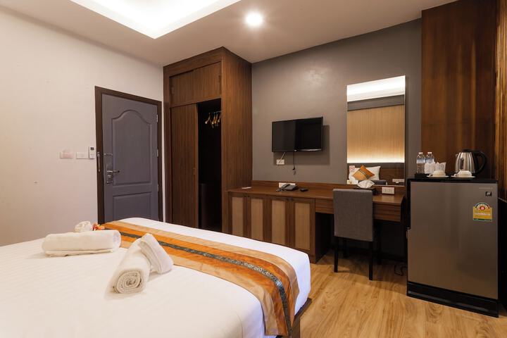 Room 28 of 61