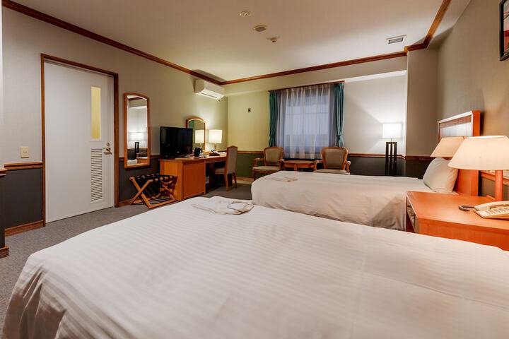 Room 22 of 115