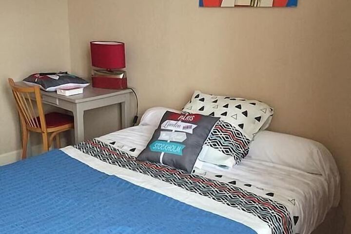 Room 7 of 18