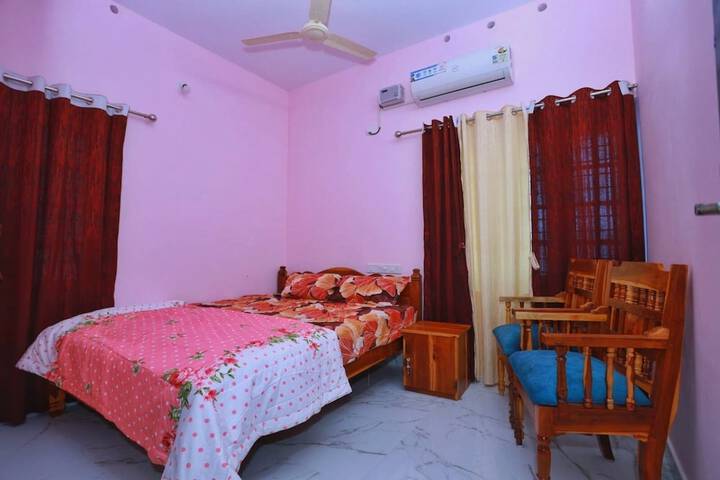 Room 6 of 14