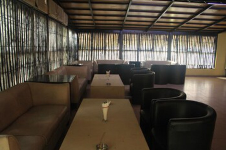 Dining 11 of 30