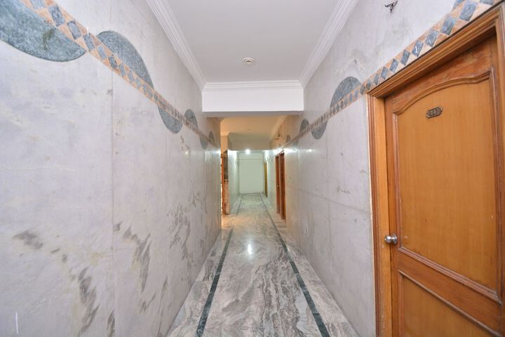 HOTEL ROYAL PALACE BY OYO ROOMS