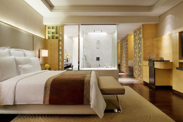 Room 18 of 62