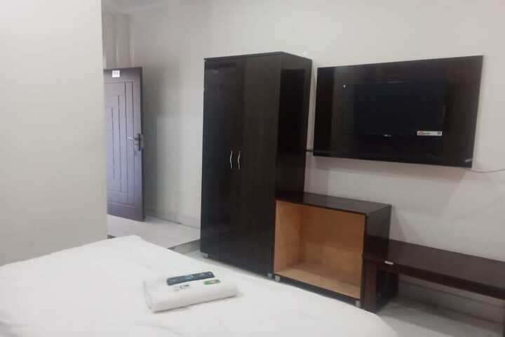 Room 20 of 38