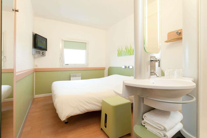 Room 8 of 46