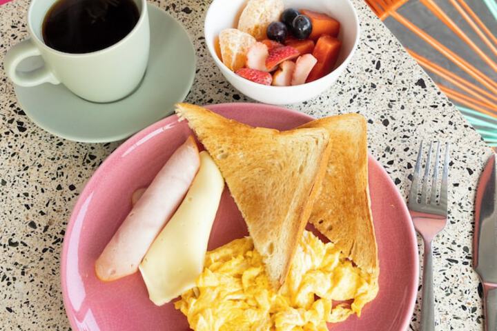 Breakfast/Coffee Service 107 of 119