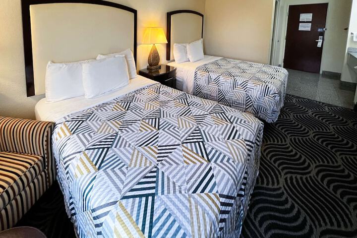 Room 2 of 4