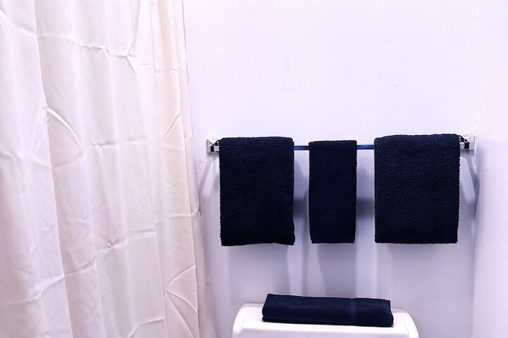 Room 5 of 8