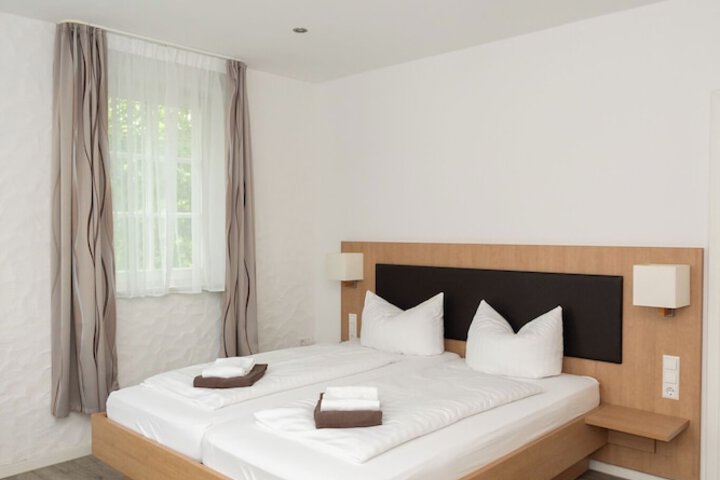 Room 18 of 27
