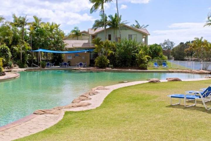 Pool 15 of 20