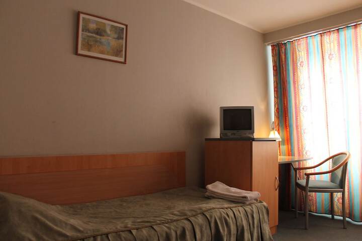 Room 4 of 36