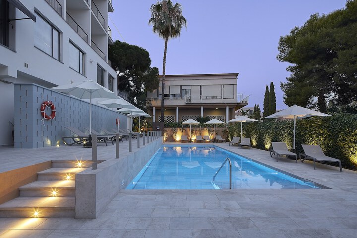 Pool 26 of 37