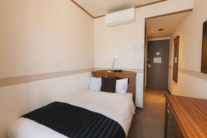 Room 9 of 39