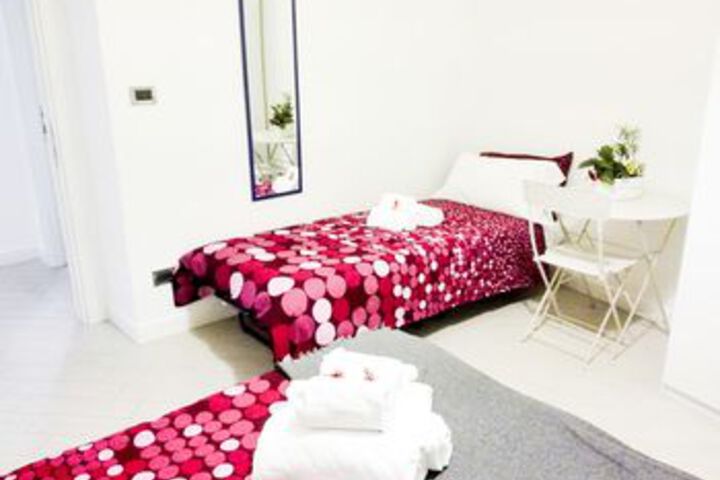 Room 9 of 27