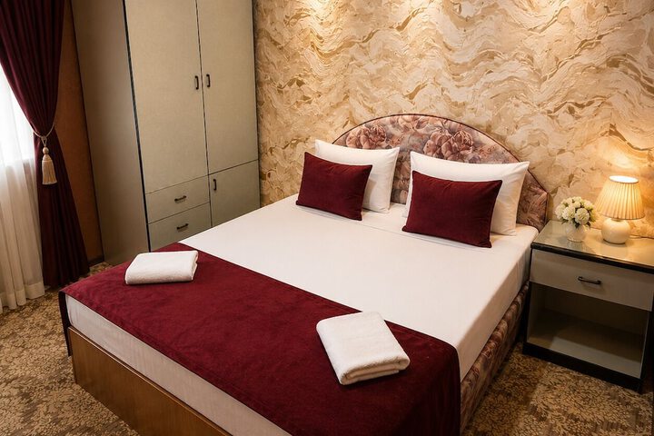 Room 32 of 50