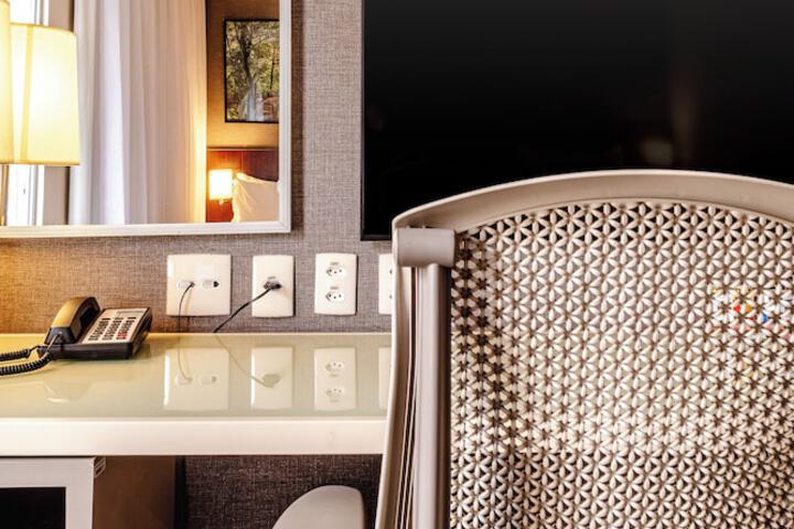Room 37 of 240