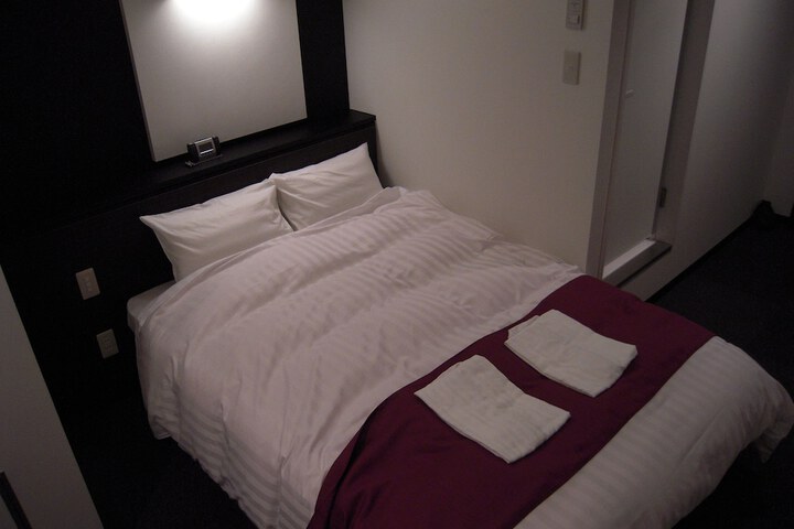 Room 14 of 25
