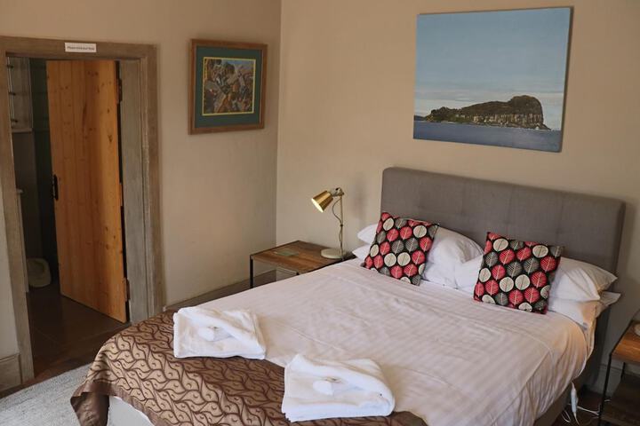 Room 2 of 20