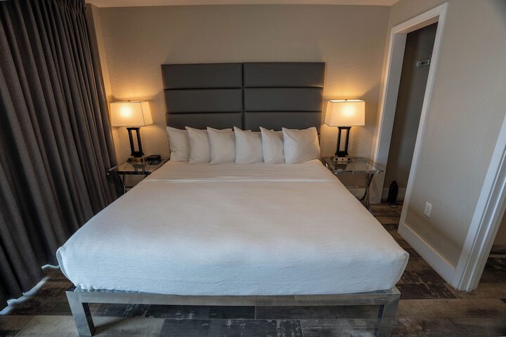 Room 9 of 54