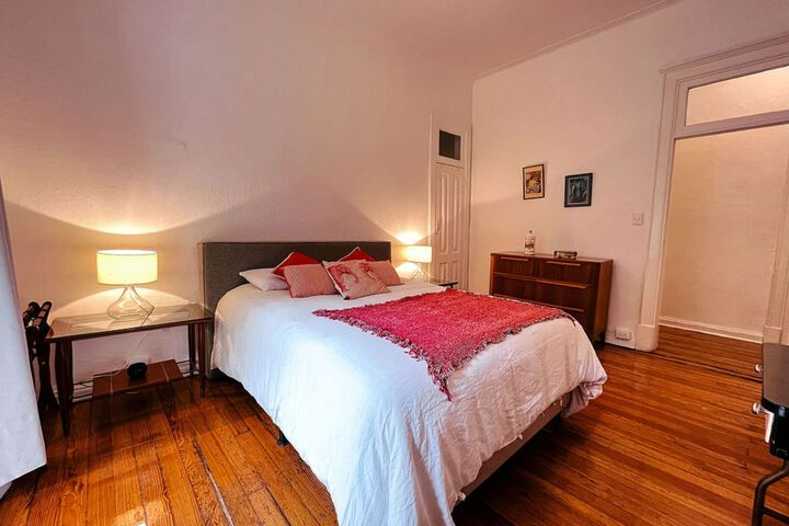Room 221 of 293