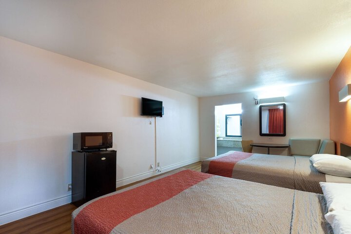 Room 19 of 49