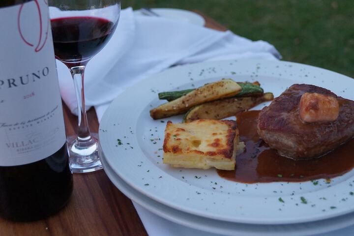 Dining 43 of 50