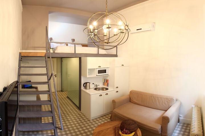 Room 33 of 58