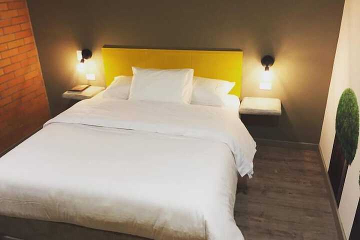 Room 12 of 35
