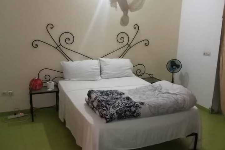 Room 7 of 49