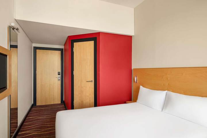Room 12 of 65