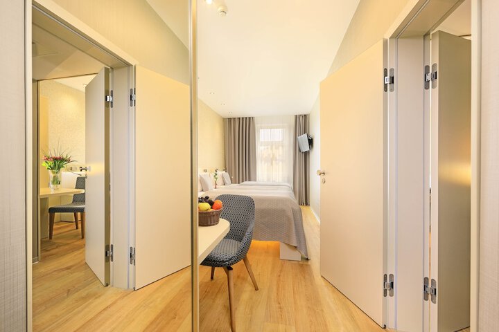 Room 27 of 54