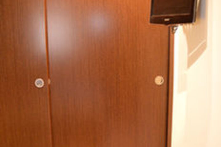 Room 6 of 13