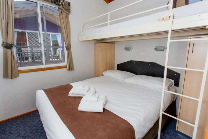 Room 10 of 94