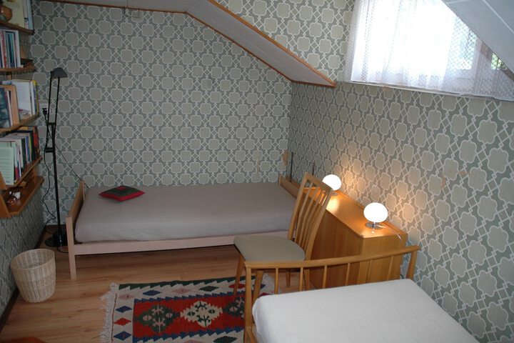 Room 2 of 36